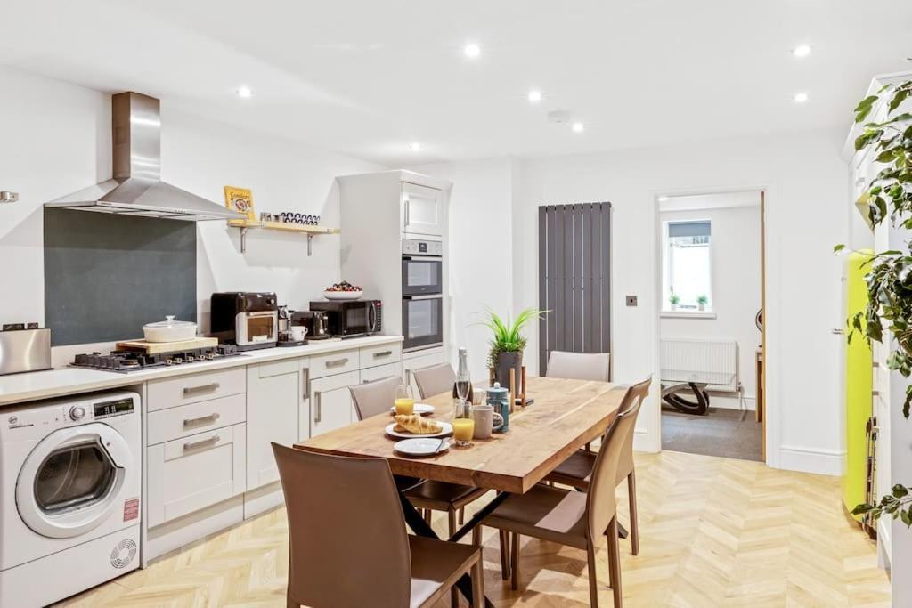 Luxurious 3 Bedroom Apartment In Park Estate ノッティンガム エクステリア 写真