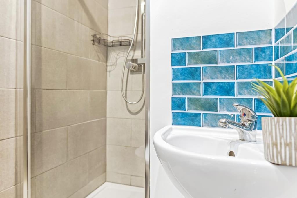 Luxurious 3 Bedroom Apartment In Park Estate ノッティンガム エクステリア 写真