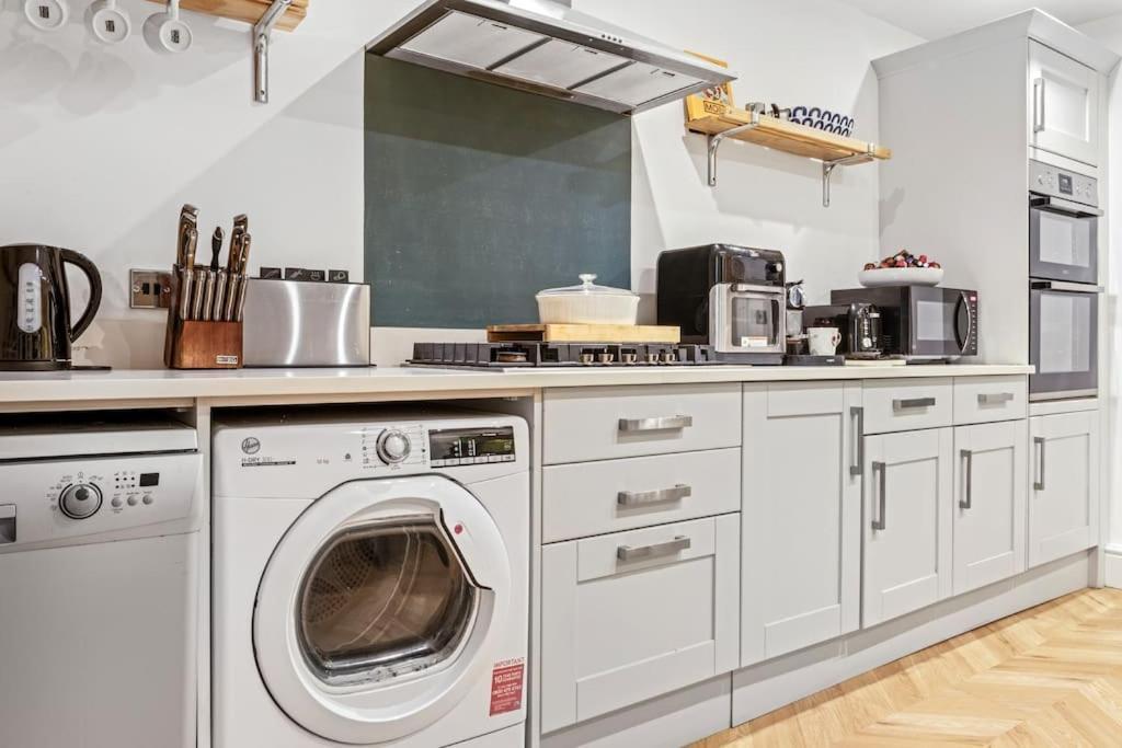 Luxurious 3 Bedroom Apartment In Park Estate ノッティンガム エクステリア 写真